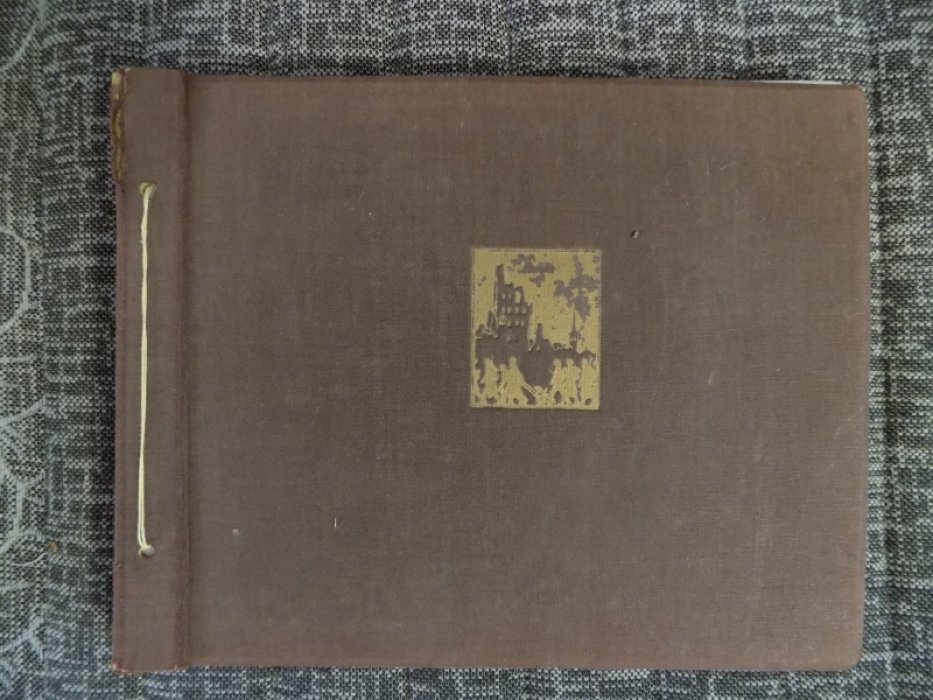 По земле врага: альбом фронтовых рисунков и эскизов Ю.А. Цишевского (1945, изд. «Красное знамя»)