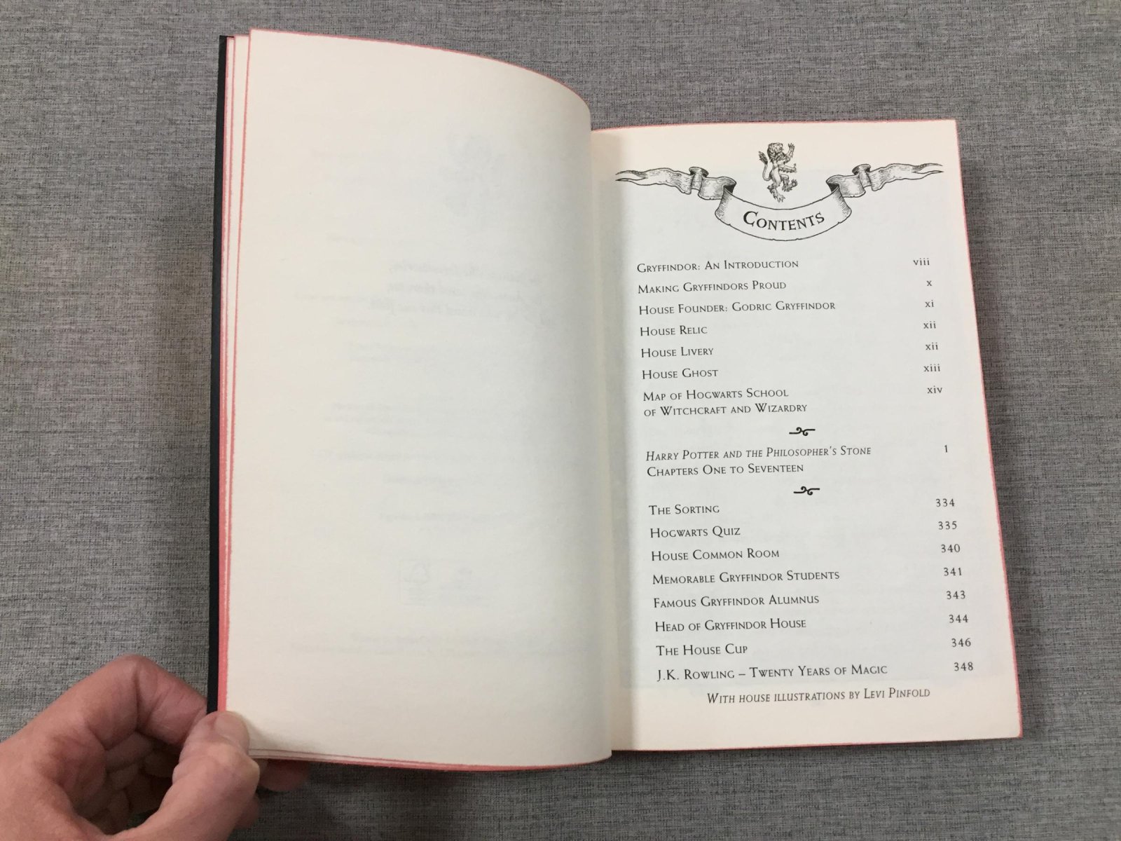Гарри Поттер и философский камень — коллекционные издания Bloomsbury с иллюстрациями Леви Пинфолда (4 книги по факультетам Хогвартса)
